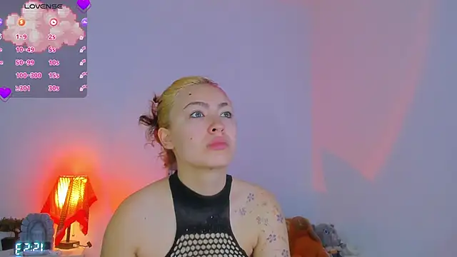 Snapshot of MarieTaylor_ chatting on May 25, 2026, 7:31 pm MarieTaylor online show from May 25, 2026, 7:31 pm