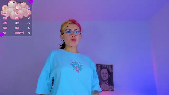 Snapshot of MarieTaylor_ chatting on June 1, 2026, 7:37 pm MarieTaylor online show from June 1, 2026, 7:37 pm