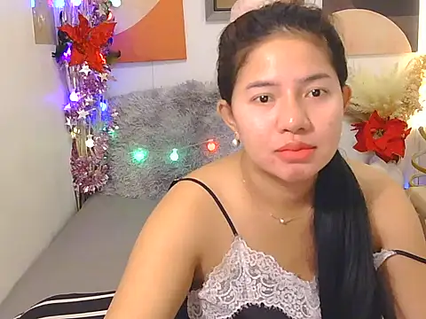 Snapshot of Asiantresha chatting on November 19, 2025, 1:05 am Asiantresha online show from November 19, 2025, 1:05 am