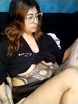 Emmyxxx online show from February 9, 2026, 1:09 am