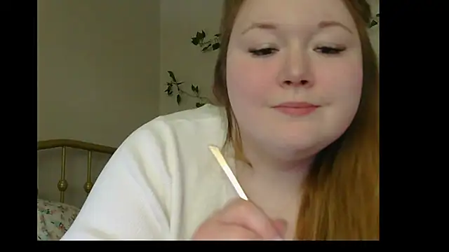 Snapshot of Lilah_Sweet chatting on June 15, 2026, 7:49 pm Lilah Sweet online show from June 15, 2026, 7:49 pm