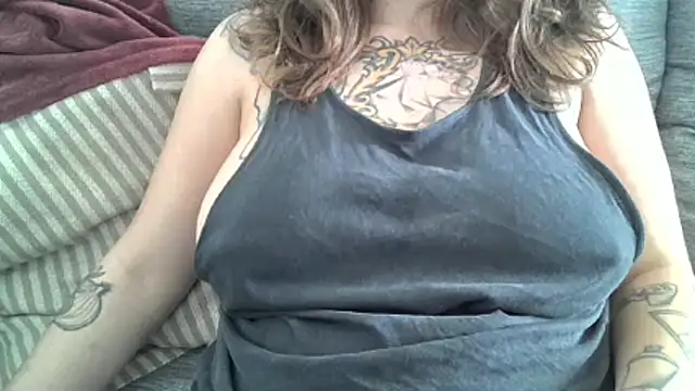 xxxluana online show from April 3, 2026, 4:49 pm