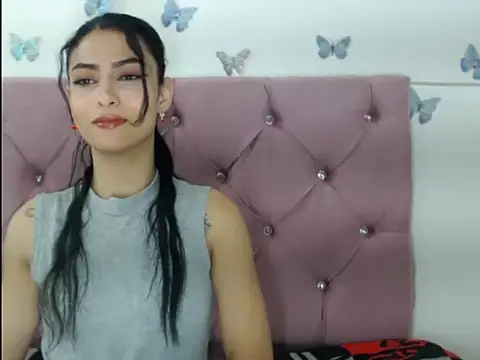 Isardrigue02 online show from December 4, 2025, 6:12 am