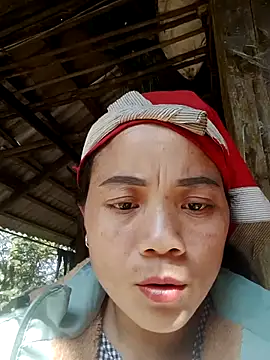 bela-hayes online show from December 2, 2025, 4:51 am