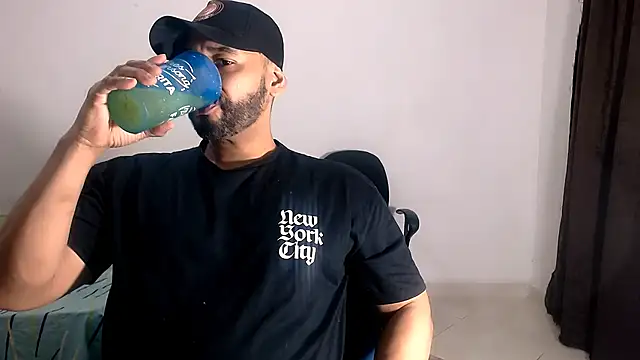 musclehetero online show from November 22, 2025, 7:57 pm