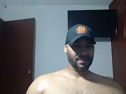 musclehetero online show from December 14, 2025, 4:56 pm