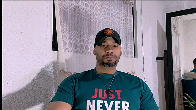 musclehetero online show from July 15, 2026, 10:53 am