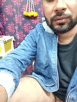 Cute Lucky online show from November 30, 2025, 8:02 pm