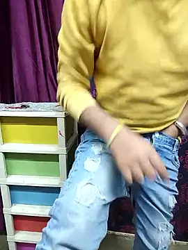 Cute Lucky online show from December 13, 2025, 7:53 pm