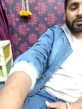 Cute Lucky online show from December 17, 2025, 10:10 am