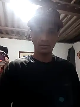 Carloszm20cm-33 online show from November 25, 2025, 1:38 am