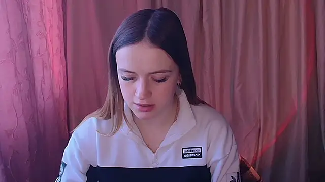 Illa May online show from February 28, 2026, 11:33 am