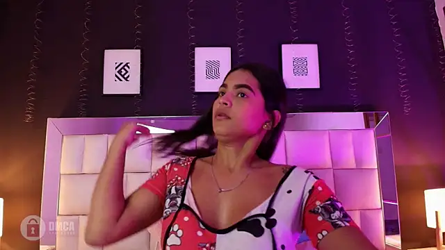 Snapshot of liana_allen chatting on November 19, 2025, 2:28 pm liana allen online show from November 19, 2025, 2:28 pm