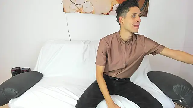 dracke and zara online show from December 17, 2025, 12:22 pm