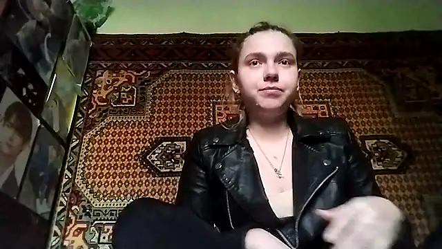 KikiBang online show from November 28, 2025, 8:28 am