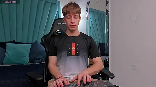 Ostin Saints online show from November 28, 2025, 1:14 pm