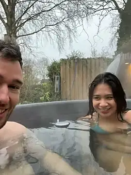 Snapshot of Spice2x chatting on December 3, 2025, 11:08 am Spice2x online show from December 3, 2025, 11:08 am