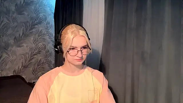 Snapshot of Cindi_Jacobs chatting on November 21, 2025, 4:49 pm Cindi Jacobs online show from November 21, 2025, 4:49 pm