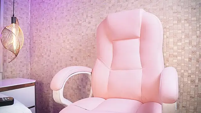 Snapshot of luciana_agudelo chatting on March 5, 2026, 7:21 pm luciana agudelo online show from March 5, 2026, 7:21 pm