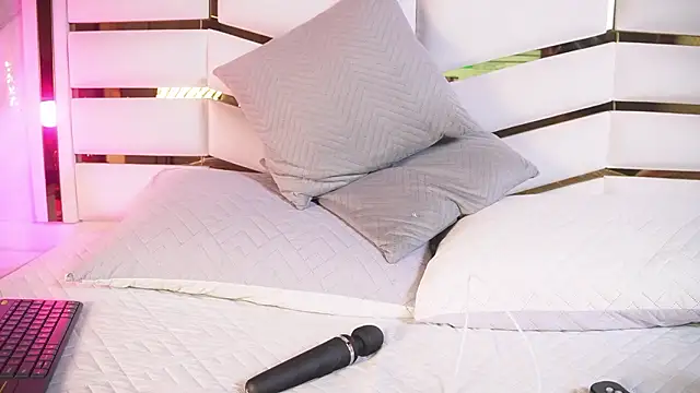 Snapshot of luciana_agudelo chatting on March 7, 2026, 7:11 pm luciana agudelo online show from March 7, 2026, 7:11 pm