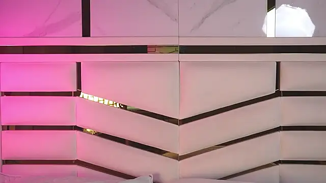 Snapshot of luciana_agudelo chatting on March 23, 2026, 7:18 pm luciana agudelo online show from March 23, 2026, 7:18 pm