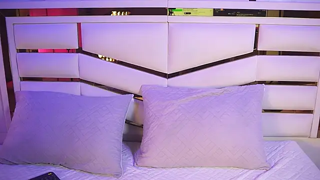 Snapshot of luciana_agudelo chatting on March 31, 2026, 7:14 pm luciana agudelo online show from March 31, 2026, 7:14 pm