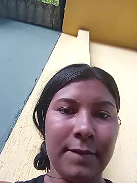 scarlet mia online show from November 19, 2025, 9:37 pm