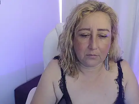 Perla 2026 online show from November 20, 2025, 5:01 pm