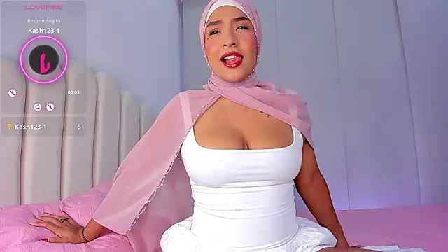 Amira-Zahra online show from July 13, 2026, 10:12 pm