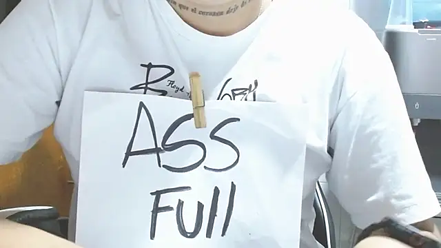 Snapshot of SLUT_MESSY_DIRTY chatting on November 19, 2025, 9:59 pm SLUT MESSY DIRTY online show from November 19, 2025, 9:59 pm