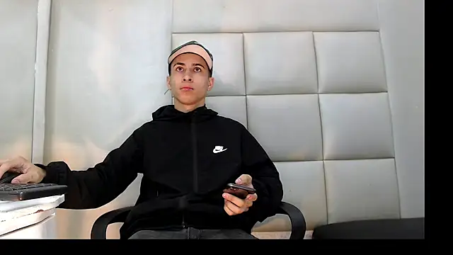 HollmanFronsh online show from January 13, 2026, 3:45 am