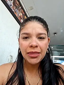 Layla-daring online show from December 14, 2025, 4:23 pm