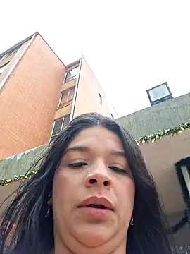 Layla-daring online show from December 22, 2025, 6:49 pm