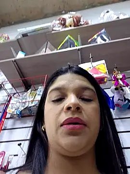 Snapshot of Layla-daring chatting on June 25, 2026, 7:29 pm Layla-daring online show from June 25, 2026, 7:29 pm