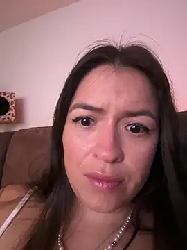 Little  Danni1 online show from April 8, 2026, 2:44 am