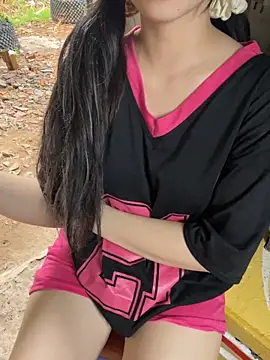 XndSeraphina online show from February 26, 2026, 5:06 am