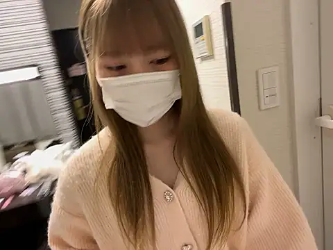 binyu rua online show from December 3, 2025, 2:48 pm