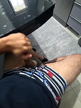 Snapshot of cesmegenc98 chatting on November 20, 2025, 1:22 pm cesmegenc98 online show from November 20, 2025, 1:22 pm