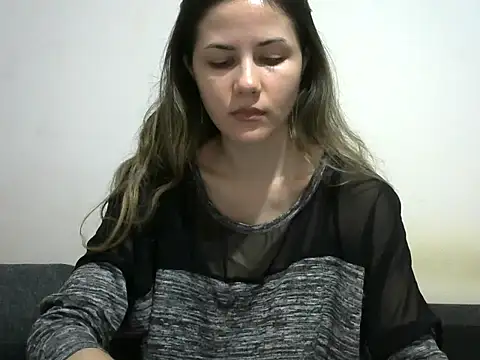 Erii18 online show from November 28, 2025, 11:24 am