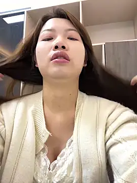 GYYoo online show from December 19, 2025, 6:09 am