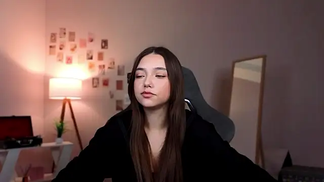 Snapshot of Vexorine chatting on January 18, 2026, 7:28 pm Vexorine online show from January 18, 2026, 7:28 pm