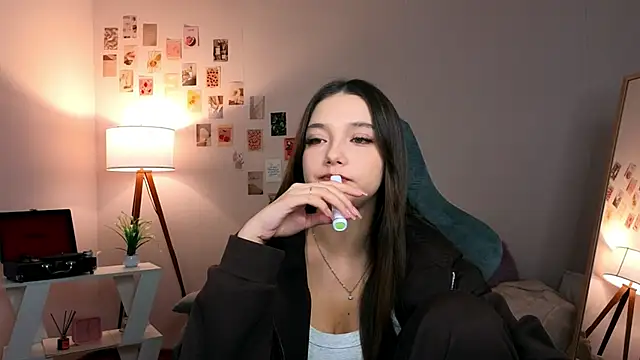 Snapshot of Vexorine chatting on February 23, 2026, 7:22 pm Vexorine online show from February 23, 2026, 7:22 pm