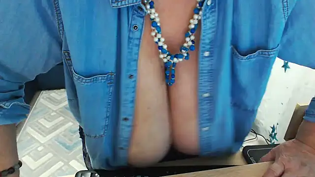 Snapshot of MatureMaiden chatting on January 29, 2025, 1:38 pm MatureMaiden online show from January 29, 2025, 1:38 pm