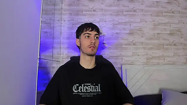 Snapshot of Emir_Ozan_ chatting on February 9, 2026, 6:12 pm Emir Ozan online show from February 9, 2026, 6:12 pm