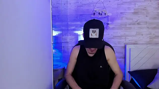 Snapshot of Emir_Ozan_ chatting on February 11, 2026, 6:57 pm Emir Ozan online show from February 11, 2026, 6:57 pm