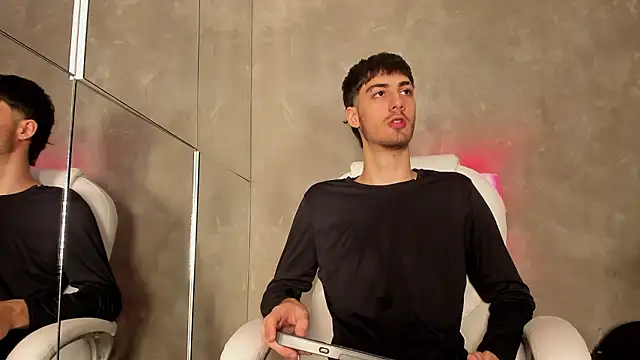 Snapshot of Emir_Ozan_ chatting on February 17, 2026, 7:53 pm Emir Ozan online show from February 17, 2026, 7:53 pm