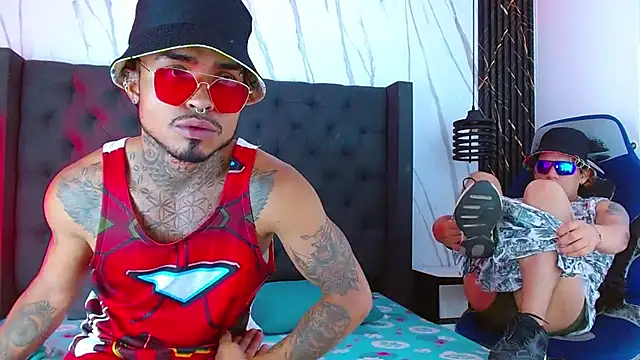 Snapshot of Hot_Latino_x chatting on November 23, 2025, 1:55 pm Hot Latino x online show from November 23, 2025, 1:55 pm