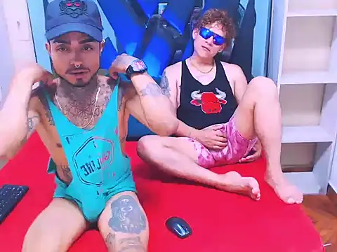 Hot Latino x online show from December 14, 2025, 8:02 pm