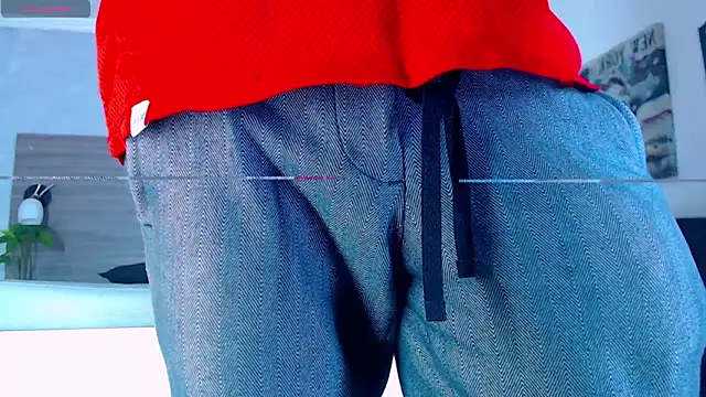 Hot Latino x online show from February 5, 2026, 12:43 pm