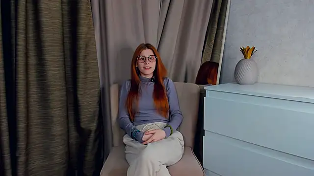 Snapshot of StevieMuccia chatting on November 24, 2025, 2:28 pm StevieMuccia online show from November 24, 2025, 2:28 pm